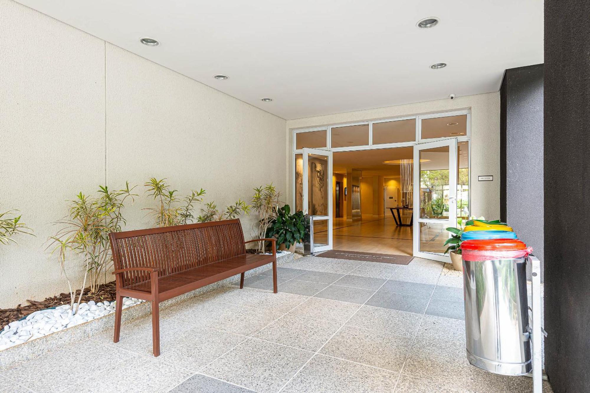 Flat Grande Em De Luxo - Centro De Apartamento