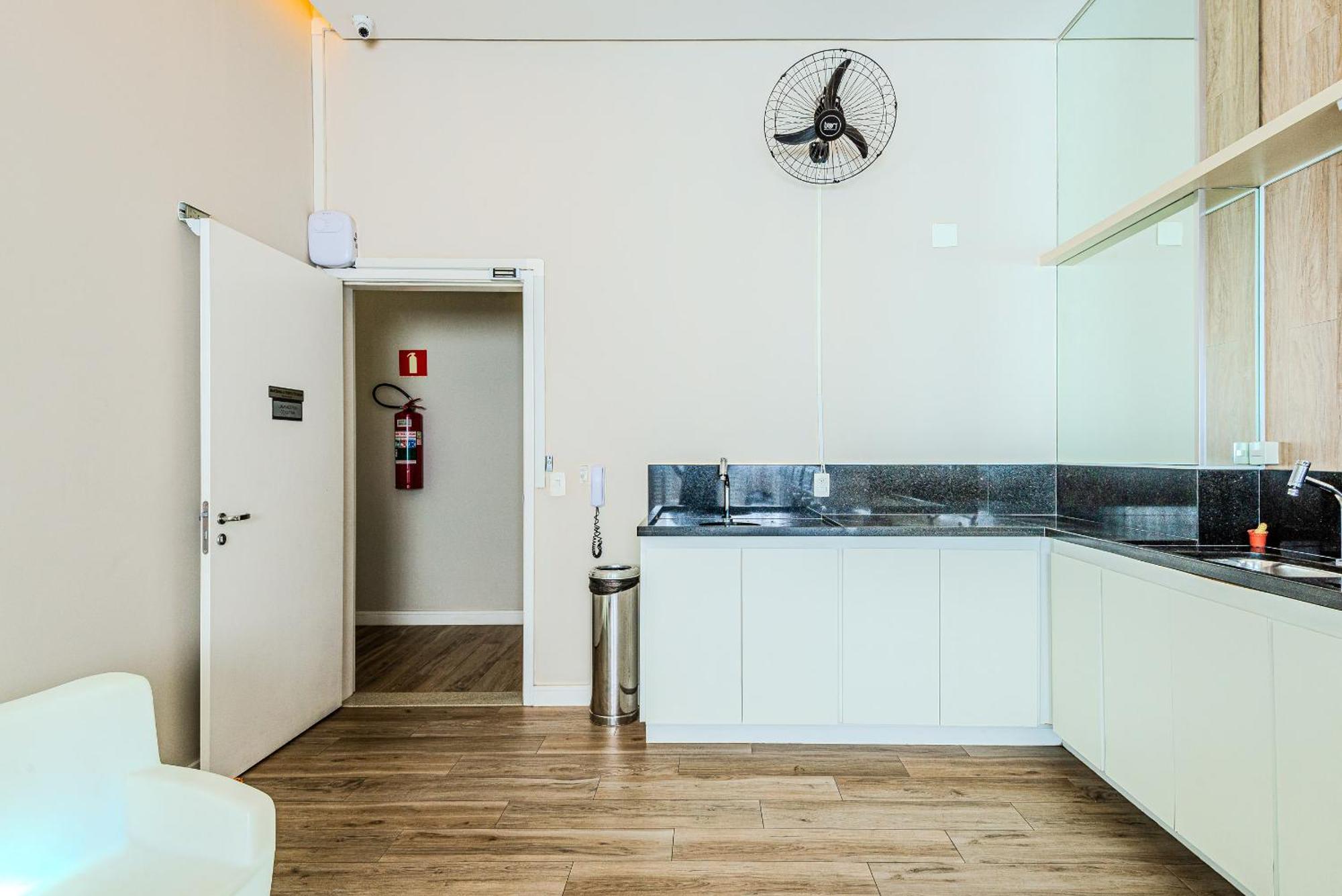 Flat Grande Em De Luxo - Centro De Apartamento